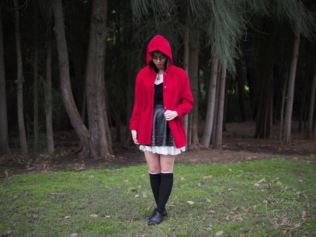 COLLABORATION: DIY Red Riding Hood Cloak-wolf transformation